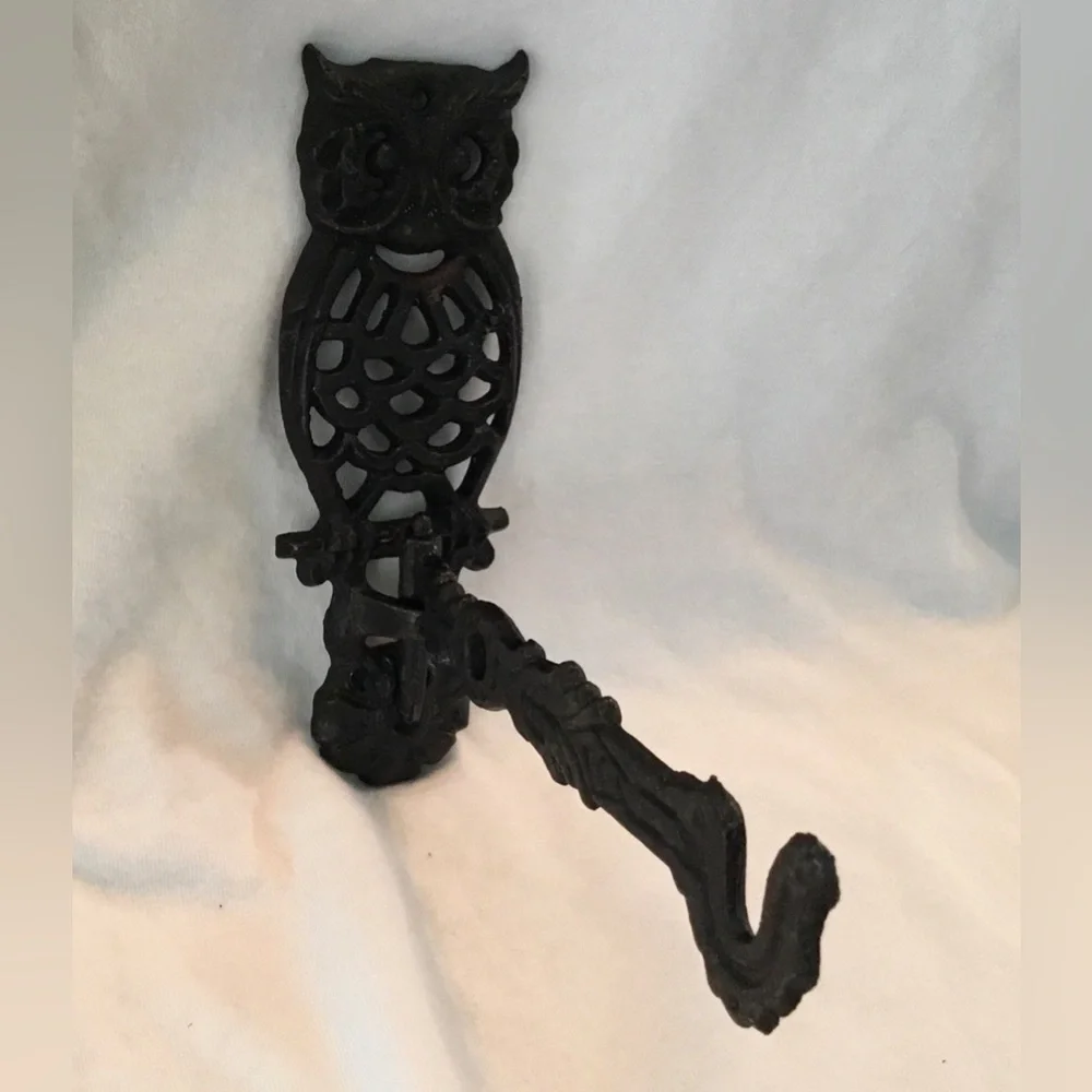 Black Owl Wall Hook - Decorative Cast Iron Wall Decor